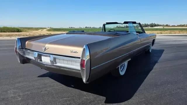 1967 Cadillac DeVille - Thumbnail 4