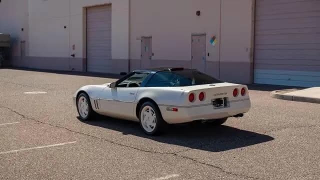 1988 Chevrolet Corvette - Thumbnail 5