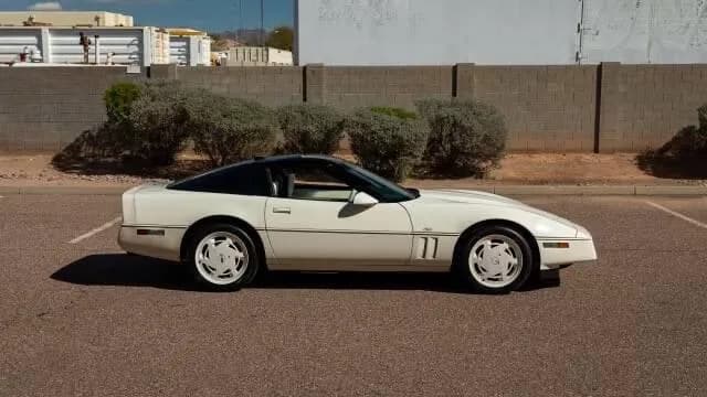 1988 Chevrolet Corvette - Thumbnail 3