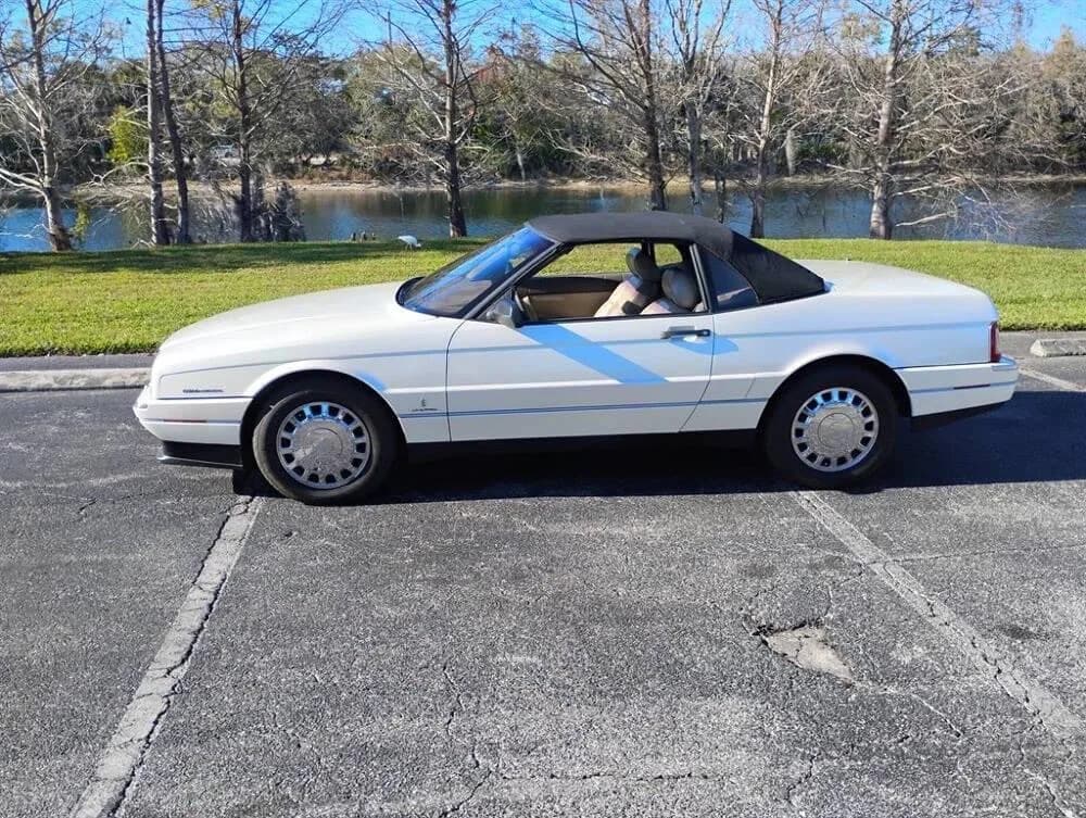 1993 Cadillac Allante - Thumbnail 4