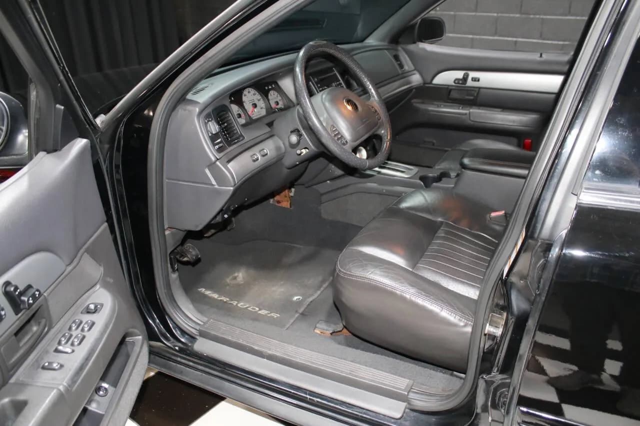 2004 Mercury Marauder - Thumbnail 3