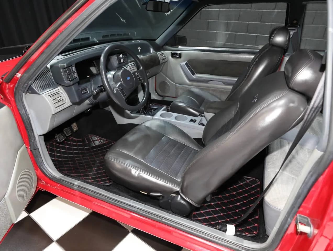 1989 Ford Mustang - Thumbnail 3