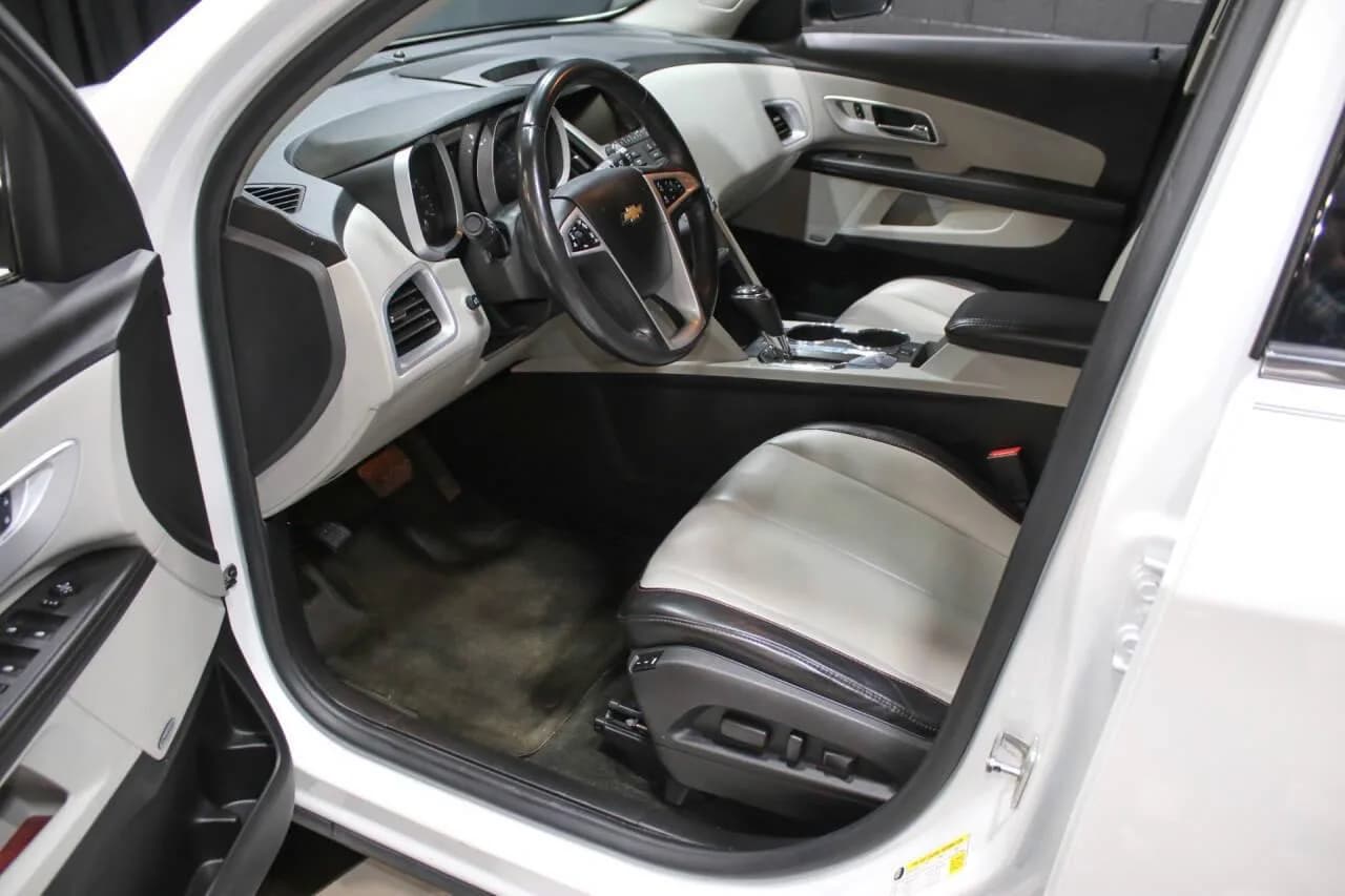 2017 Chevrolet Equinox - Thumbnail 3