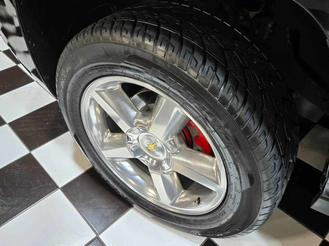 2012 Chevrolet Avalanche - Thumbnail 8