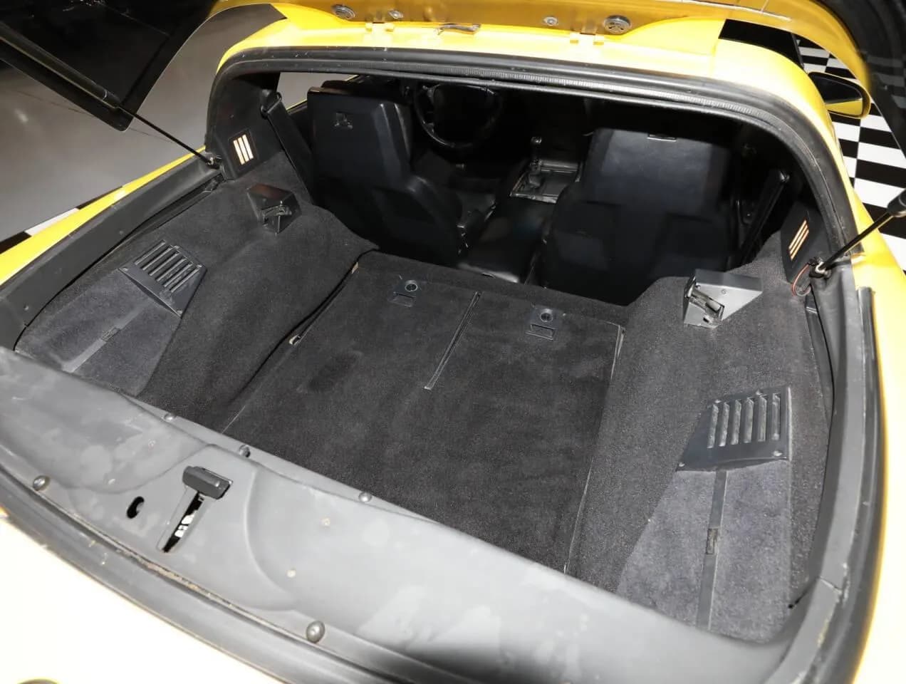 1990 Chevrolet Corvette - Thumbnail 4