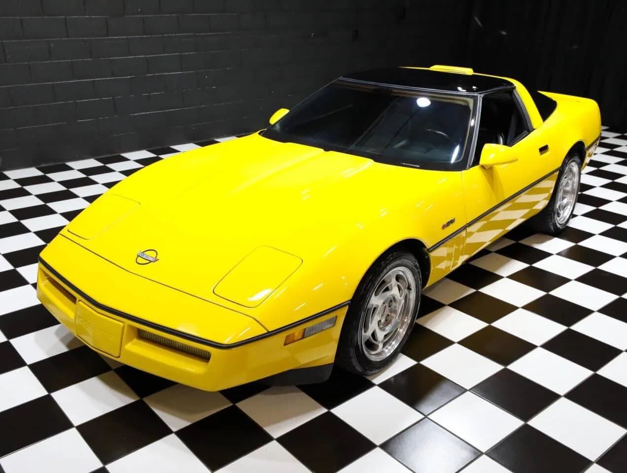 1990 Chevrolet Corvette - Thumbnail 5