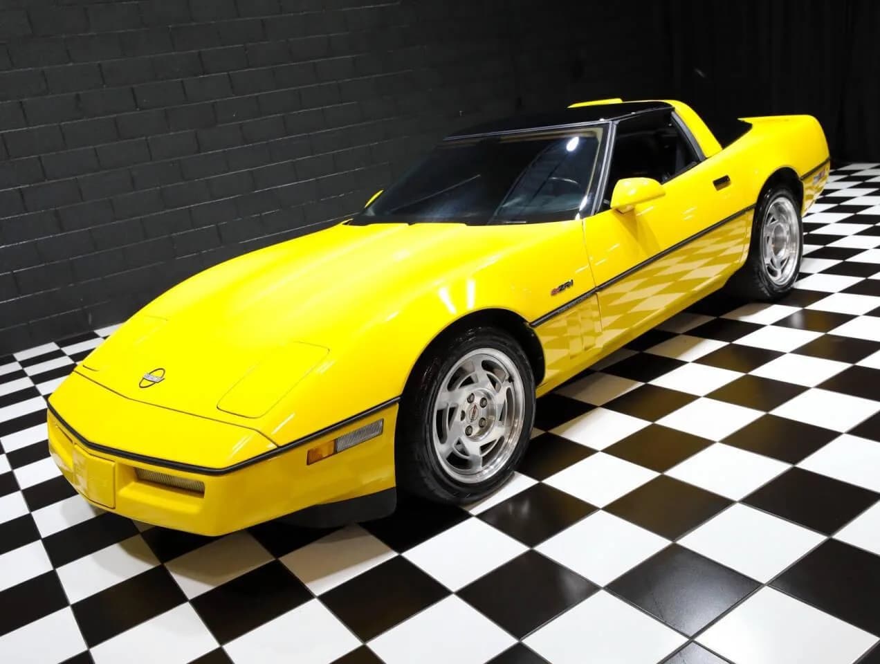 1990 Chevrolet Corvette - Thumbnail 7
