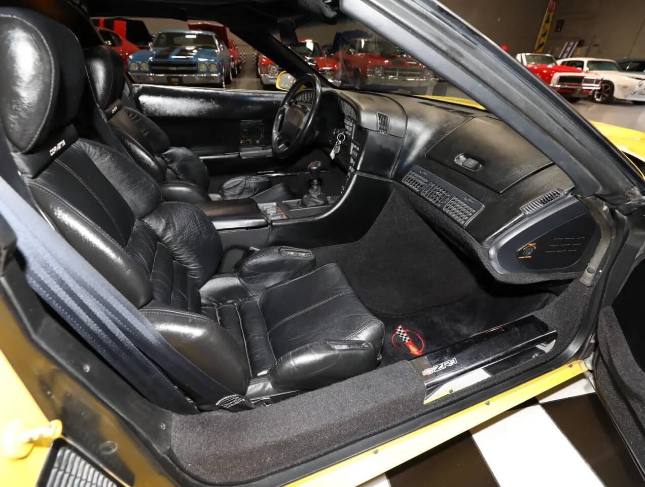 1990 Chevrolet Corvette - Thumbnail 3