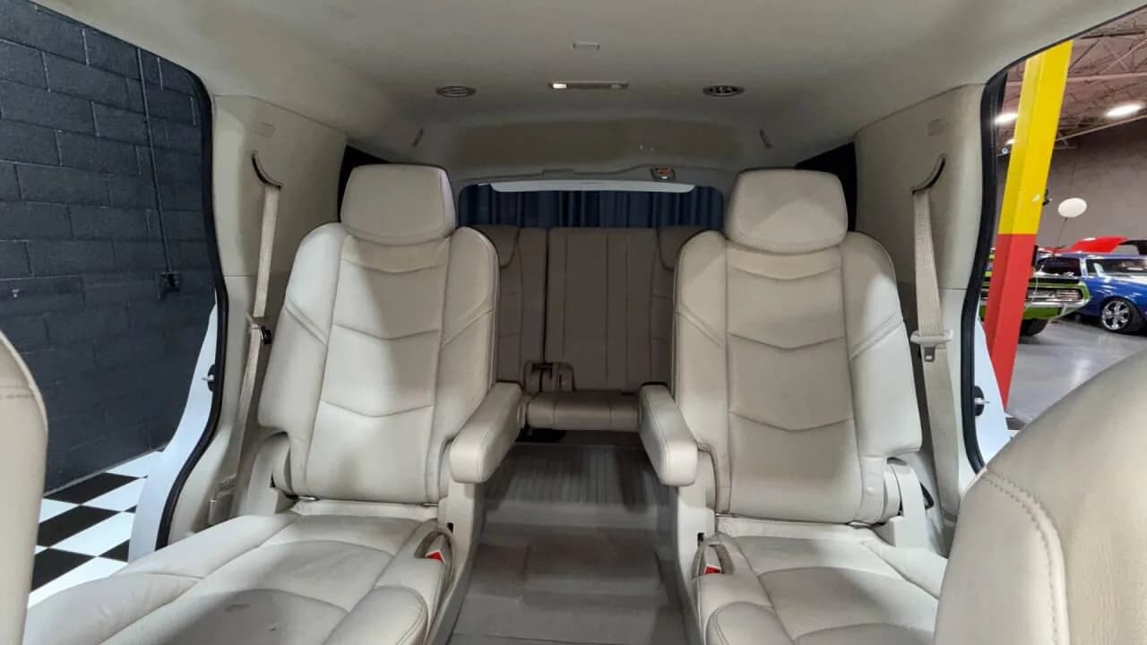 2020 Cadillac Escalade ESV - Thumbnail 3