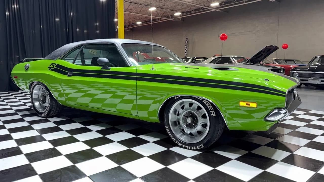 1973 Dodge Challenger - Thumbnail 8