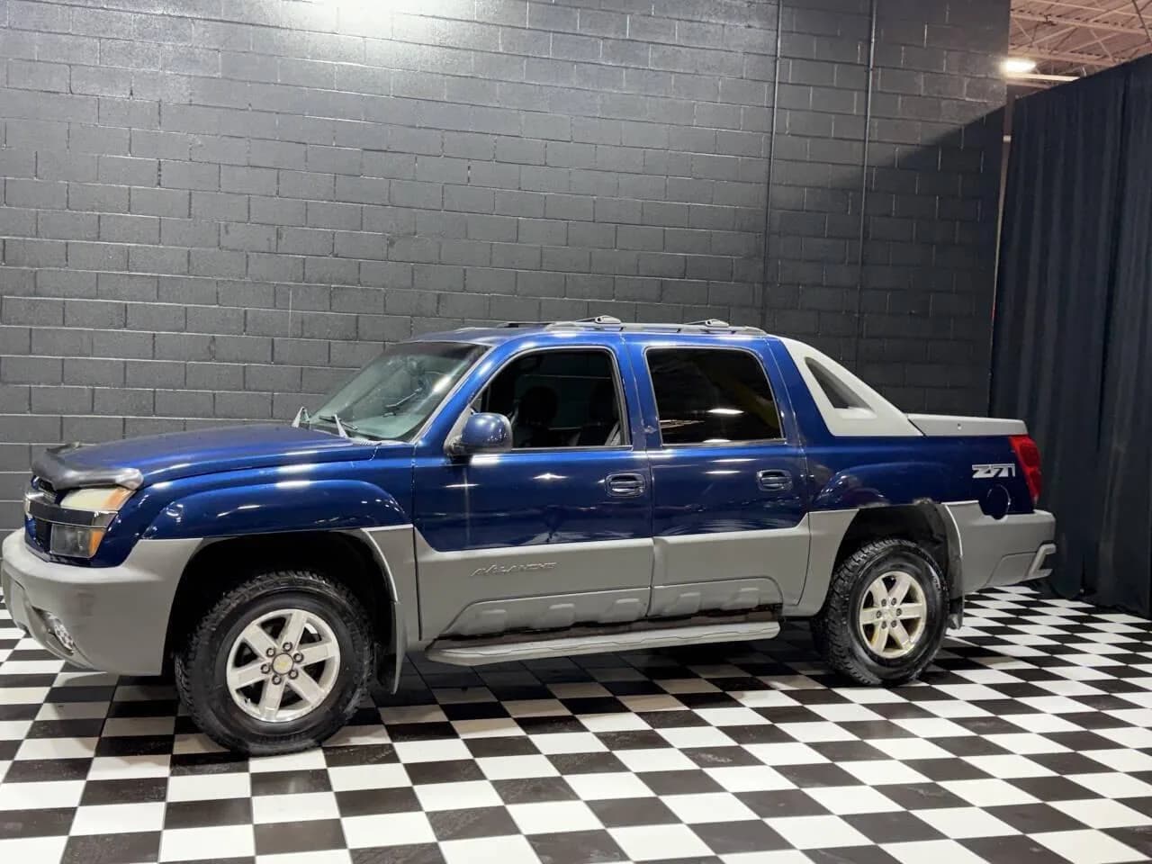 2002 Chevrolet Avalanche - Thumbnail 5