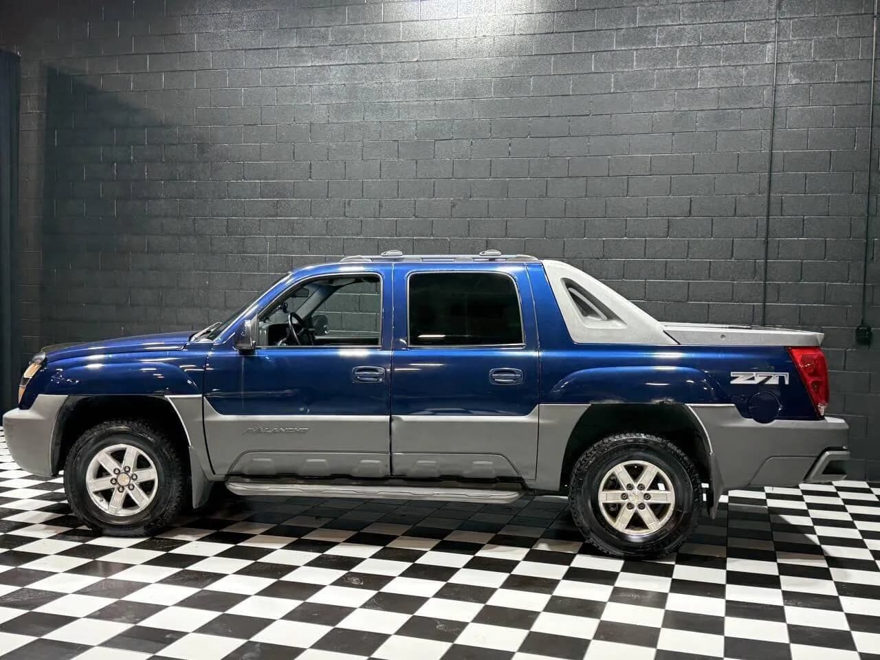 2002 Chevrolet Avalanche - Thumbnail 7