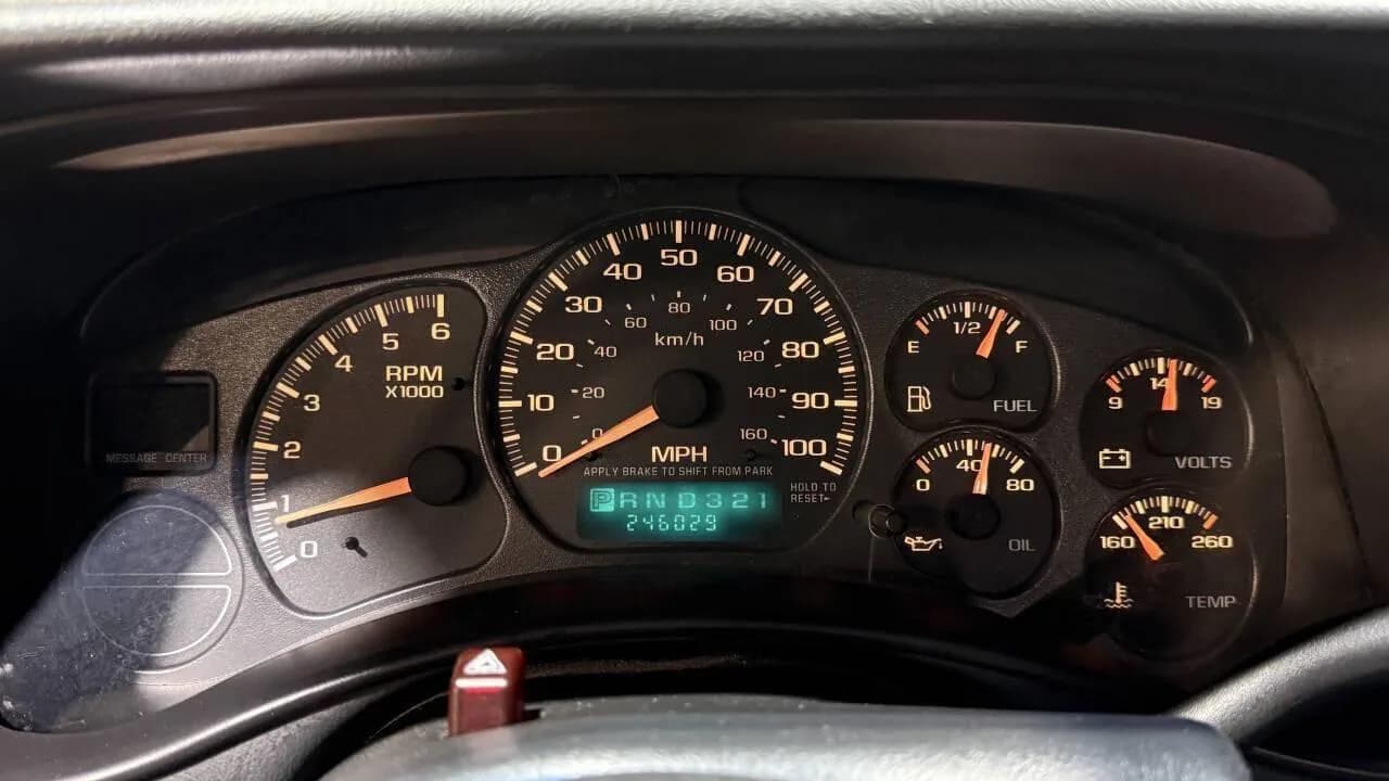 2002 Chevrolet Avalanche - Thumbnail 3
