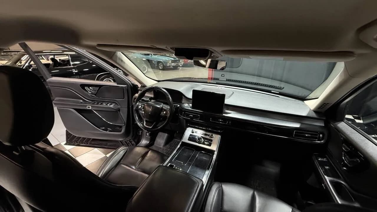 2021 Lincoln Aviator - Thumbnail 2