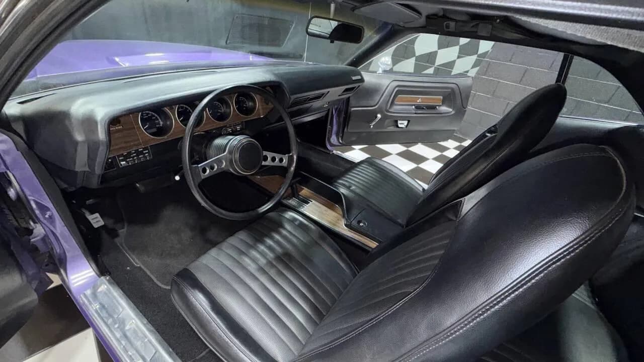 1972 Dodge Challenger - Thumbnail 2