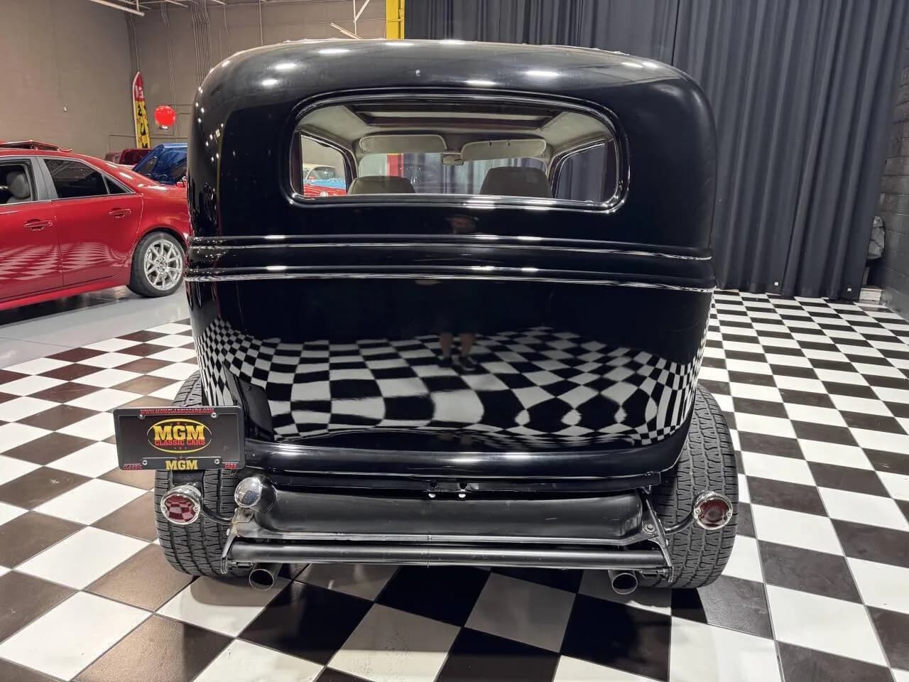 1933 Ford Tudor - Thumbnail 8