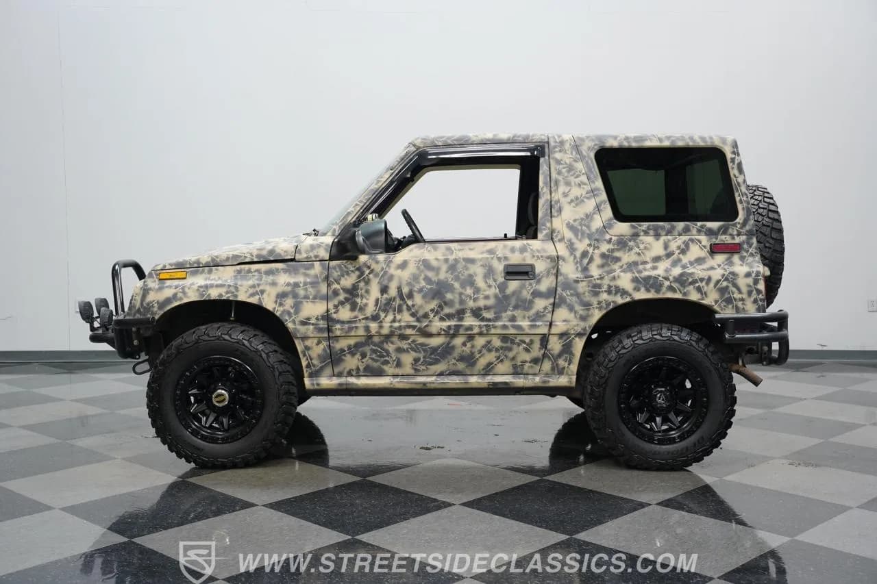 1996 Geo Tracker 4x4 - Thumbnail 2