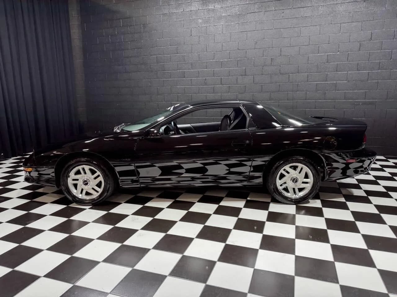 1993 Chevrolet Camaro - Thumbnail 7