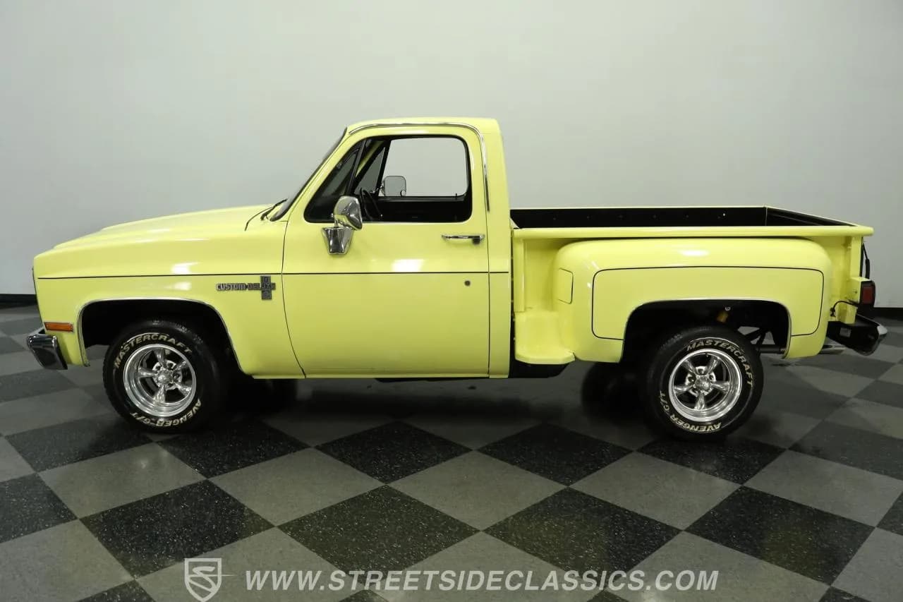 1987 Chevrolet c10 Stepside - Thumbnail 2