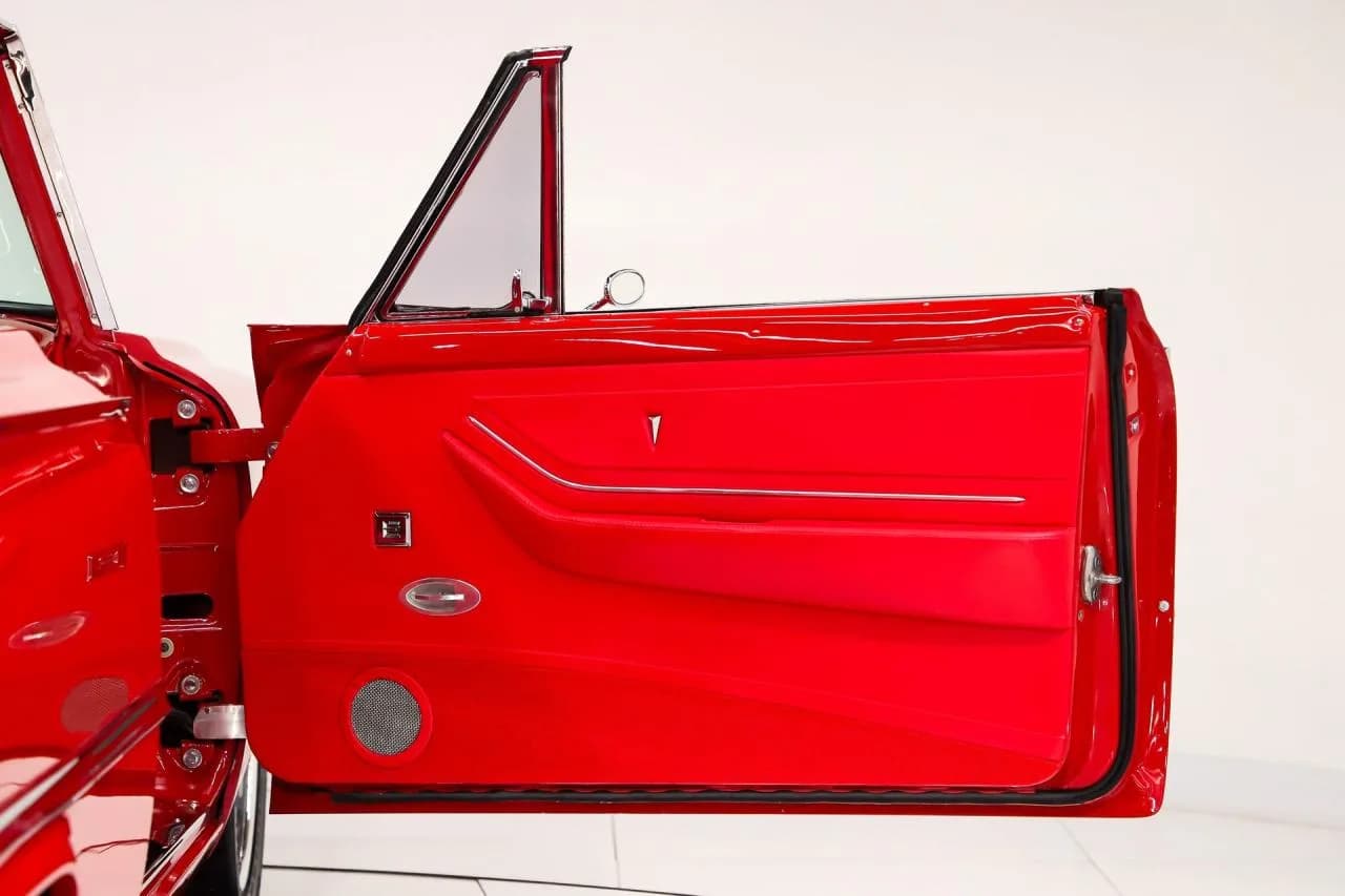 1961 Ford Galaxie Starliner - Image 30