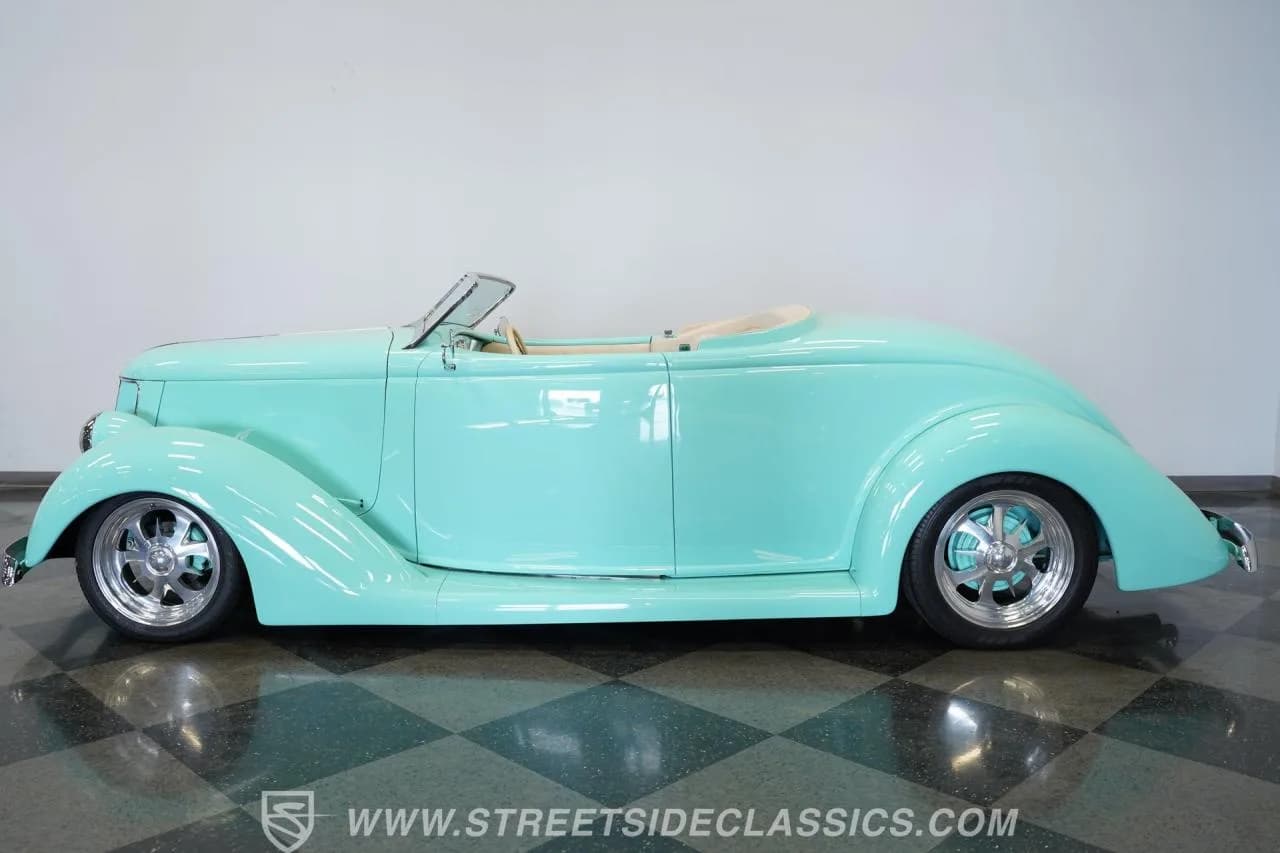 1939 Ford Custom Roadster - Thumbnail 7