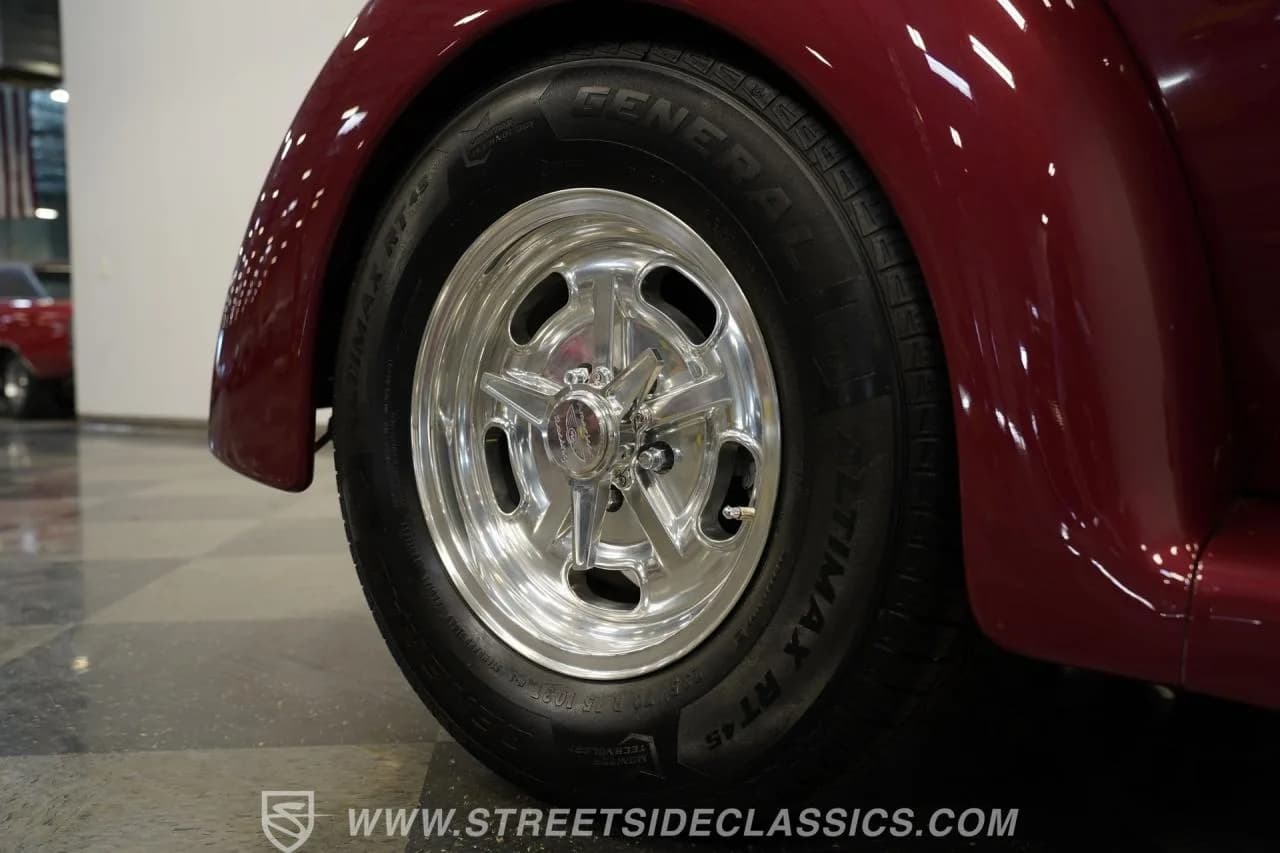 1937 Ford Cabriolet - Thumbnail 8