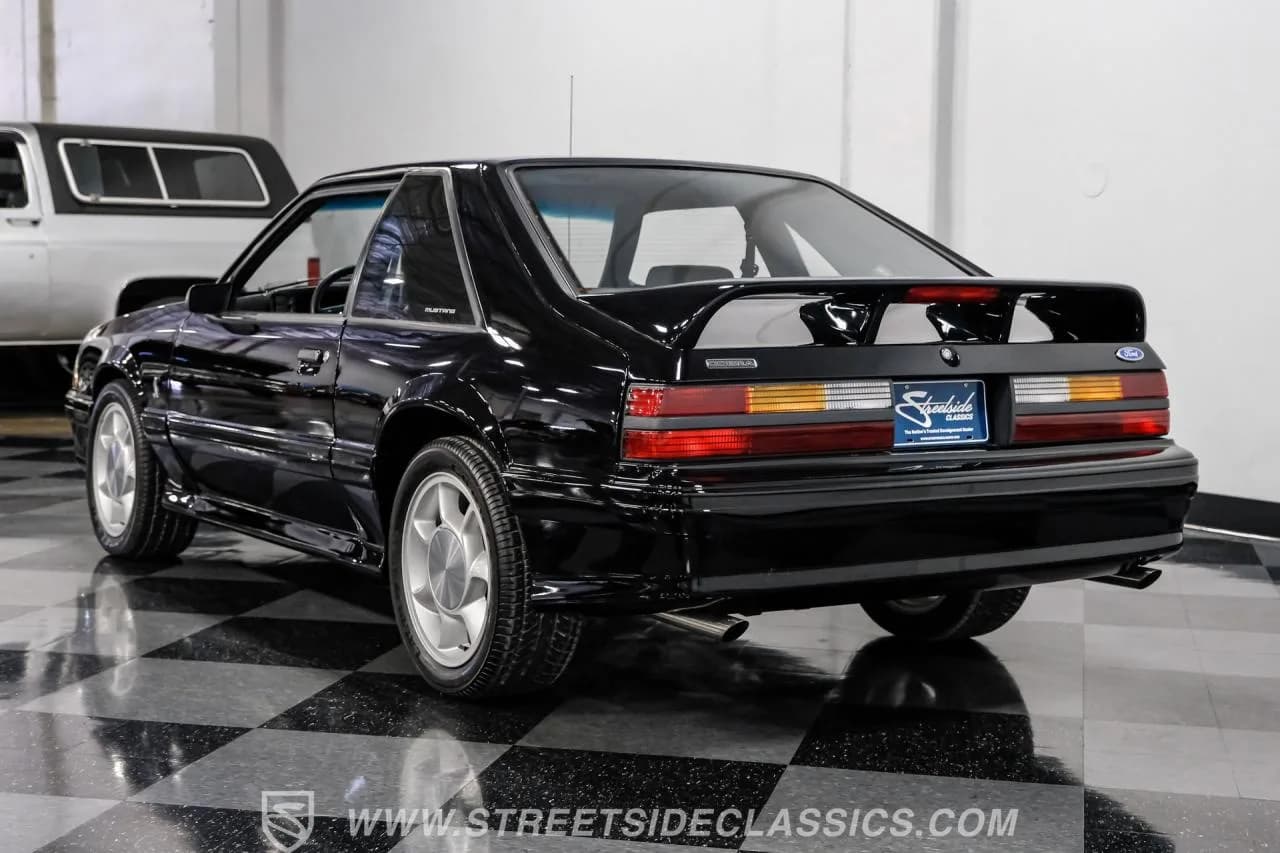 1993 Ford Mustang SVT Cobra - Thumbnail 8
