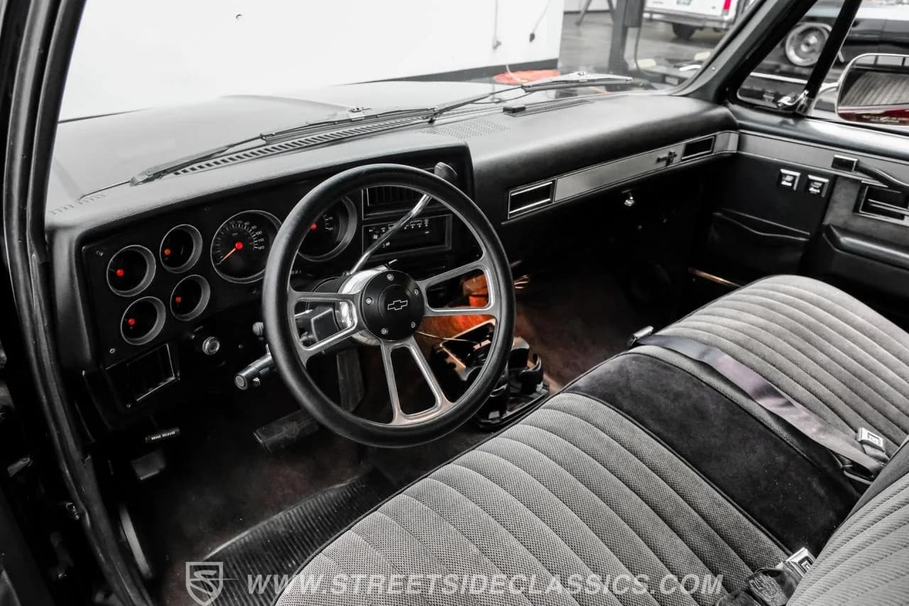 1987 Chevrolet R10 Silverado Stepside - Thumbnail 3