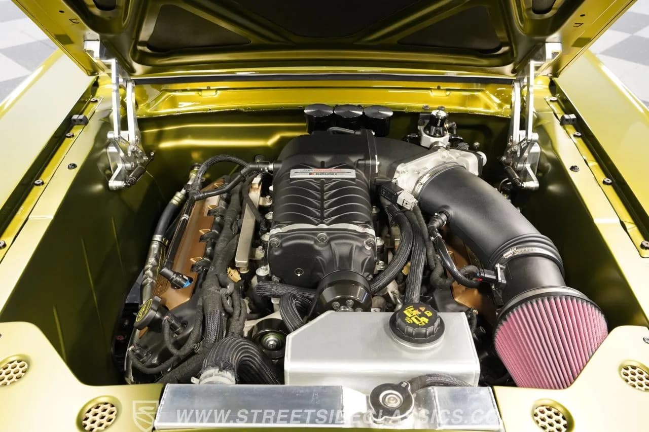 1965 Ford Mustang 2+2 Fastback Restomod - Thumbnail 3