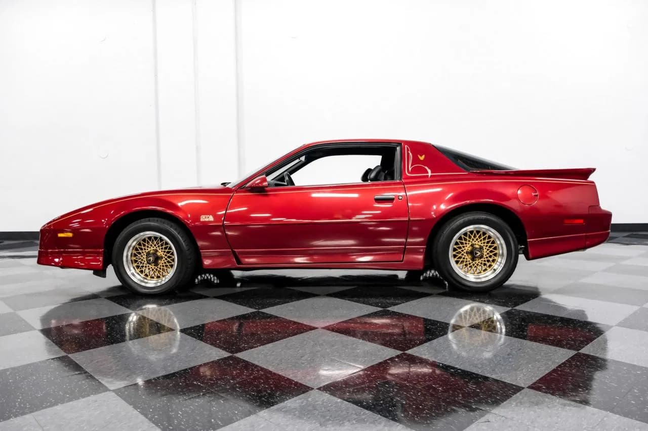 1988 Pontiac Firebird Trans Am GTA - Thumbnail 2