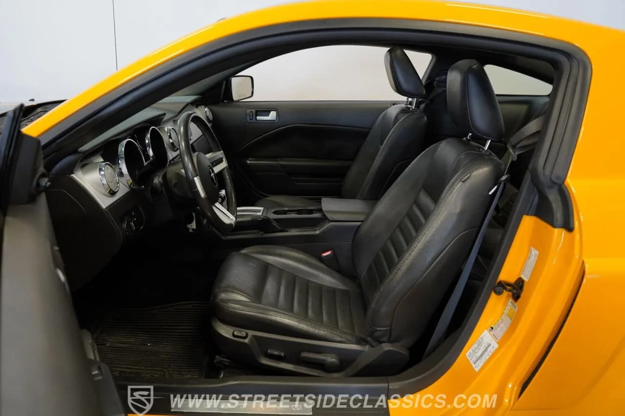 2009 Ford Mustang GT Premium Glass Roof - Thumbnail 3