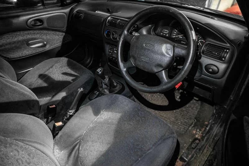 1996 Ford Escort - Thumbnail 2
