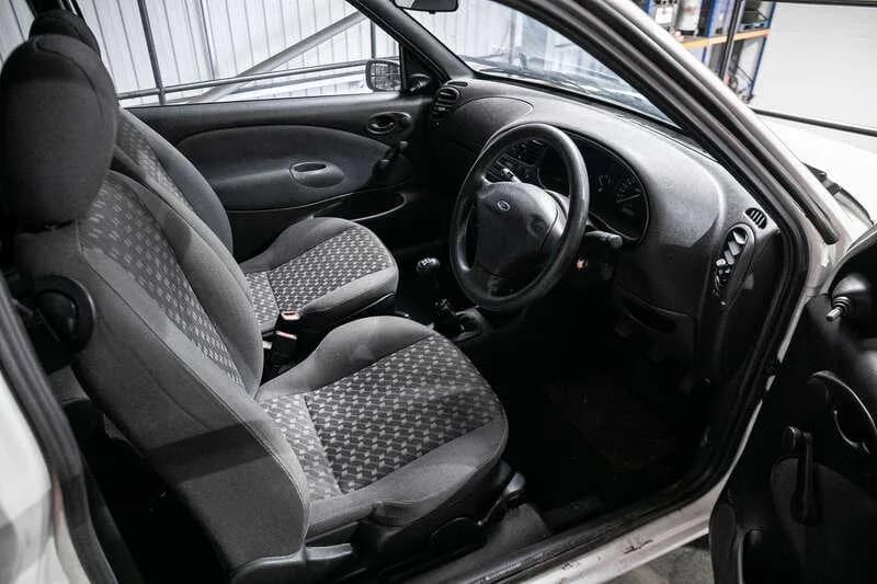 2001 Ford FIESTA - Thumbnail 2