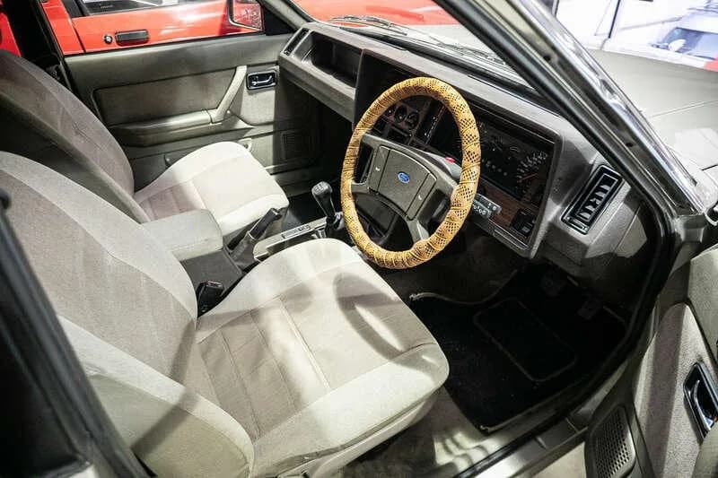 1985 Ford GRANADA - Thumbnail 2