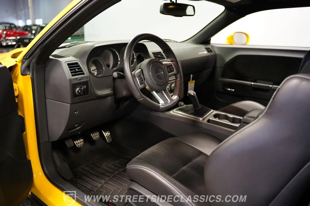 2012 Dodge Challenger SRT-8 Yellow Jacket - Thumbnail 4