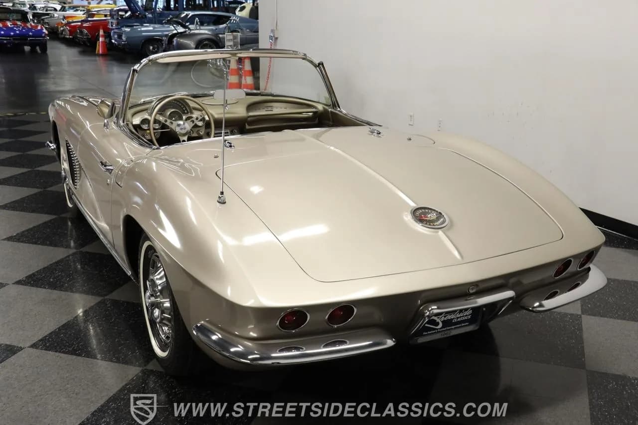 1962 Chevrolet Corvette Convertible - Thumbnail 7
