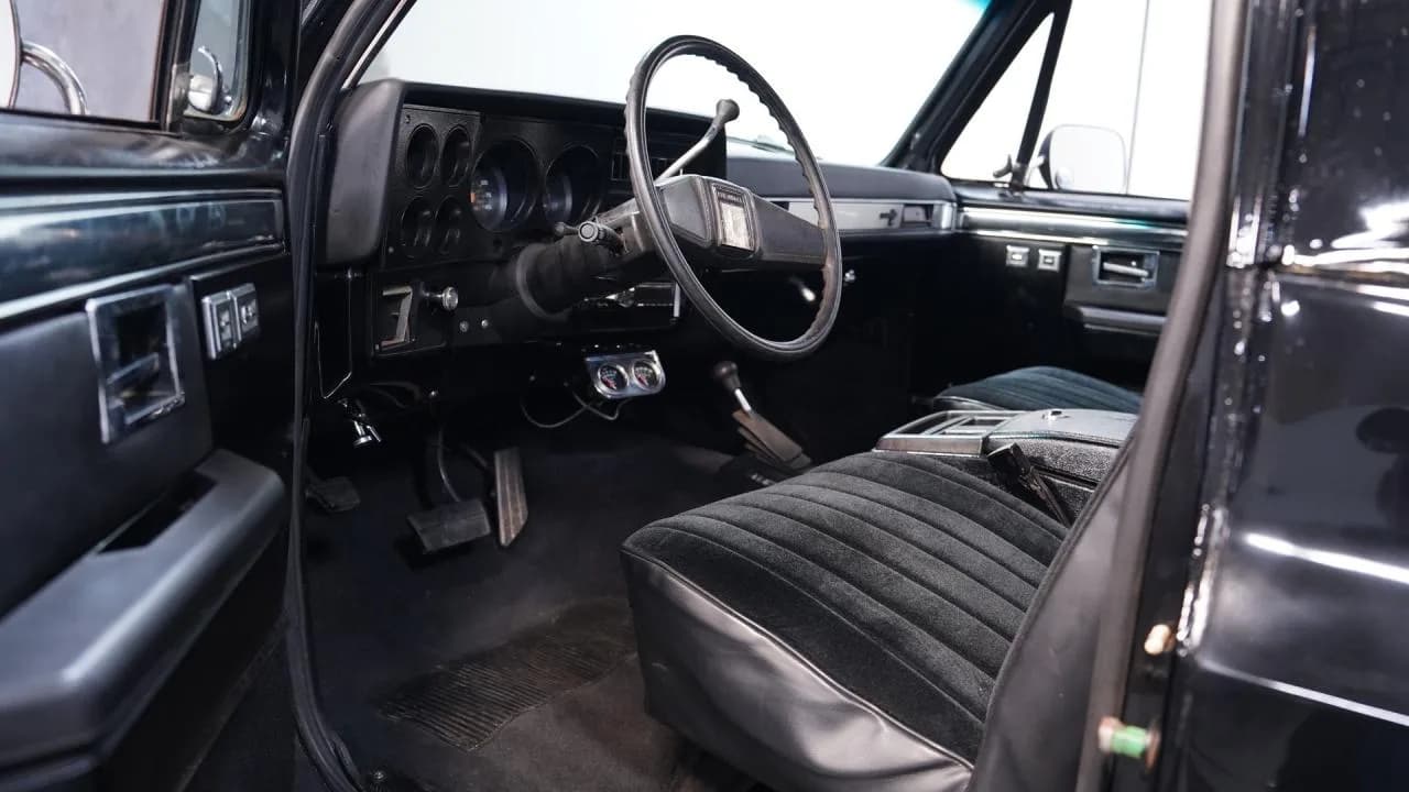 1985 Chevrolet Blazer K5 4X4 Silverado - Thumbnail 4