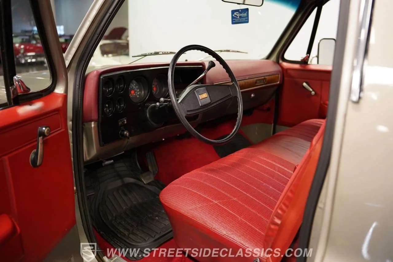 1977 GMC C1500 Royal Sierra - Thumbnail 4