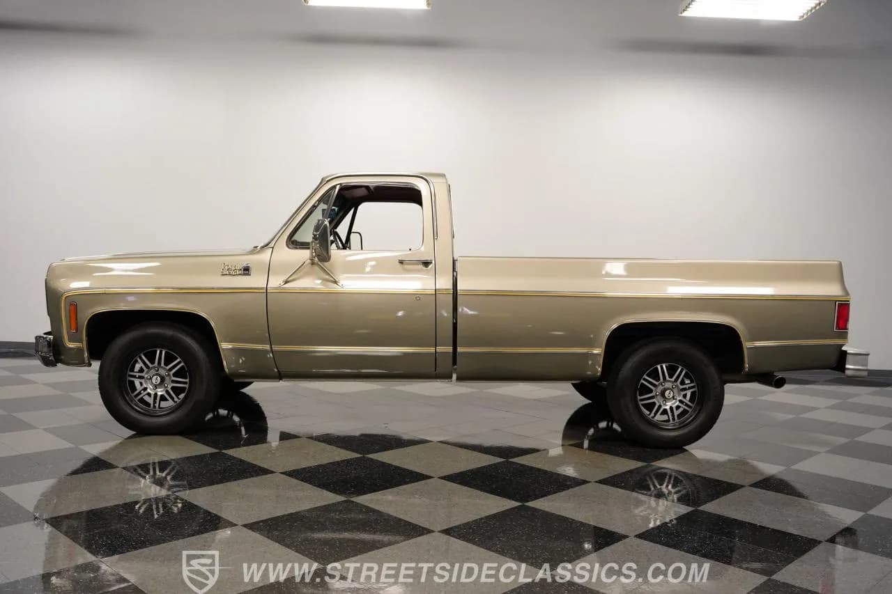 1977 GMC C1500 Royal Sierra - Thumbnail 7