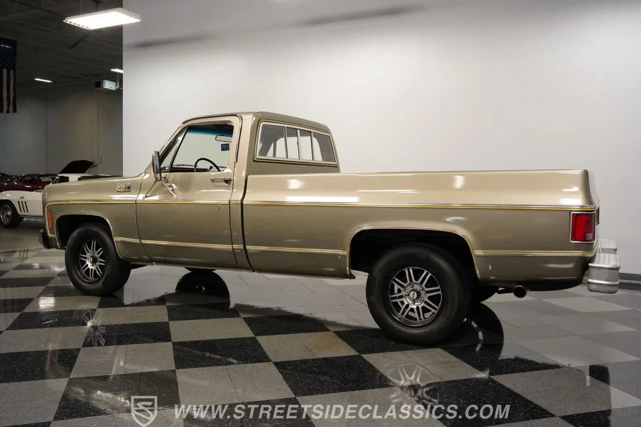 1977 GMC C1500 Royal Sierra - Thumbnail 8