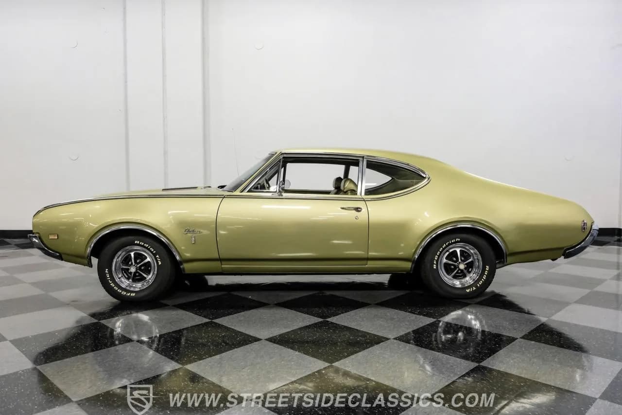 1968 Oldsmobile Cutlass S - Thumbnail 2