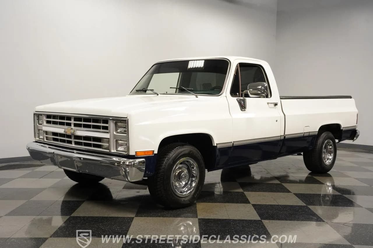 1984 Chevrolet C10 Restomod - Thumbnail 5