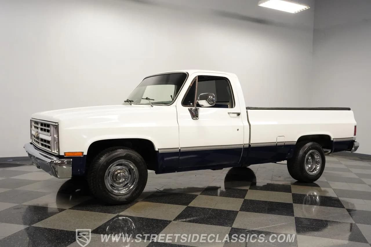 1984 Chevrolet C10 Restomod - Thumbnail 6