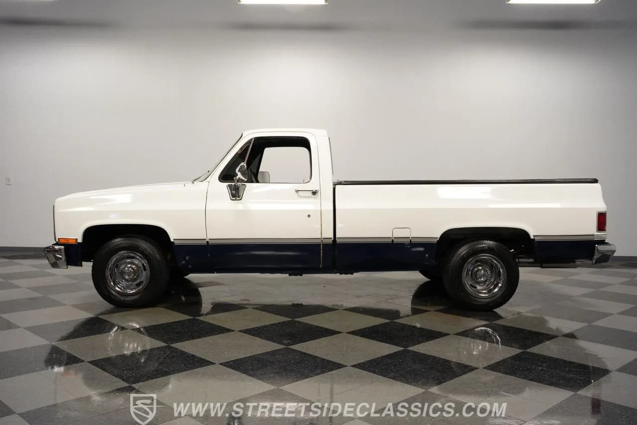 1984 Chevrolet C10 Restomod - Thumbnail 7
