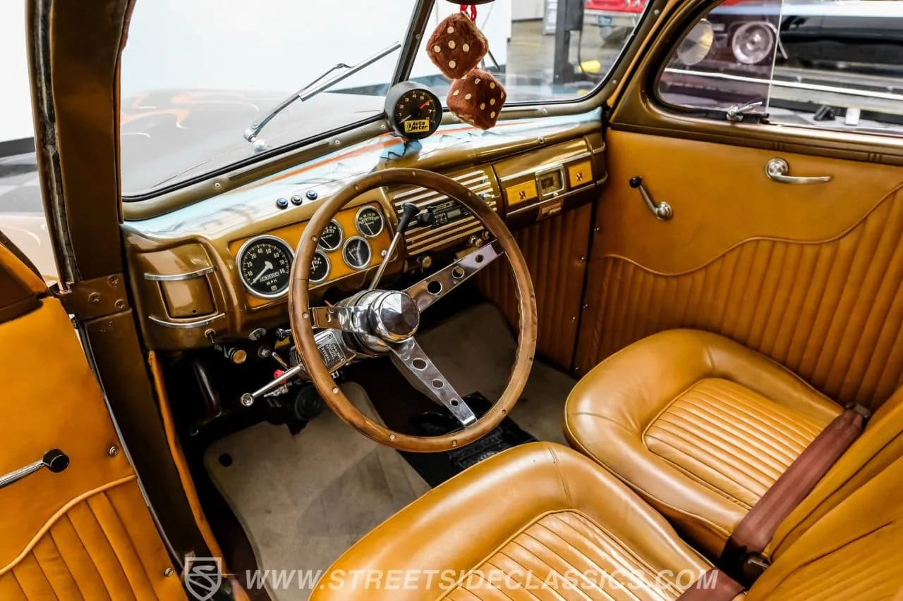 1940 Ford Deluxe Tudor Sedan - Thumbnail 4