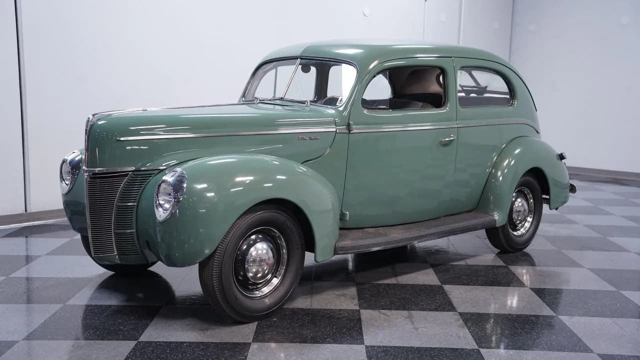 1940 Ford Tudor Sedan - Thumbnail 6
