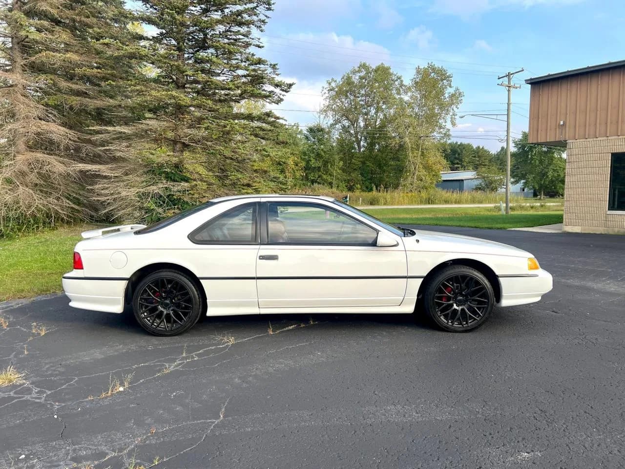 1991 Ford Thunderbird Super Coupe - Thumbnail 3