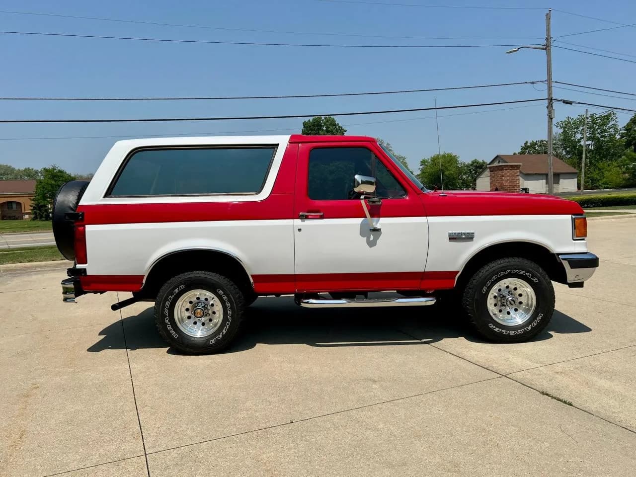 1991 Ford Bronco XLT - Thumbnail 4