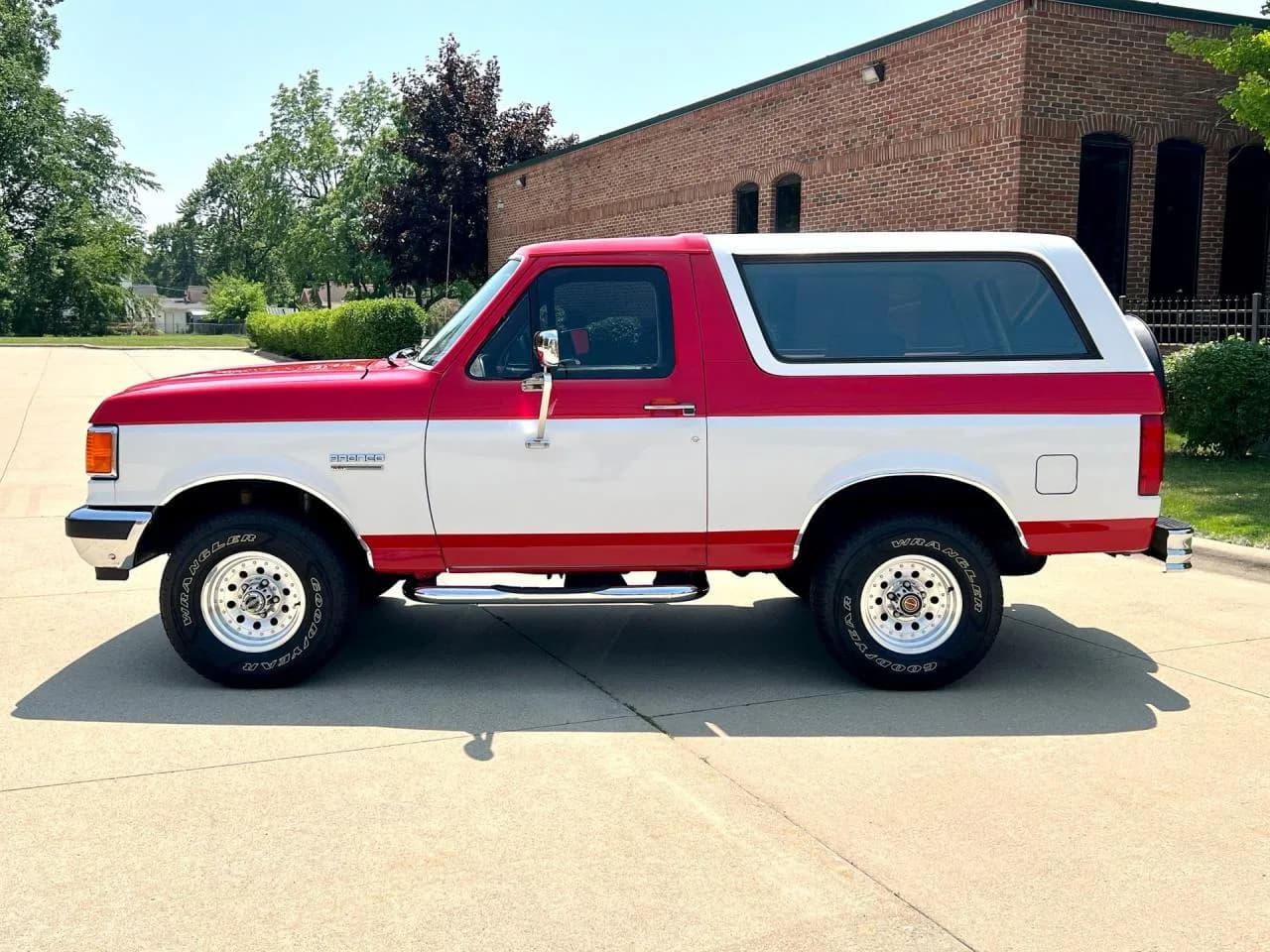 1991 Ford Bronco XLT - Thumbnail 8