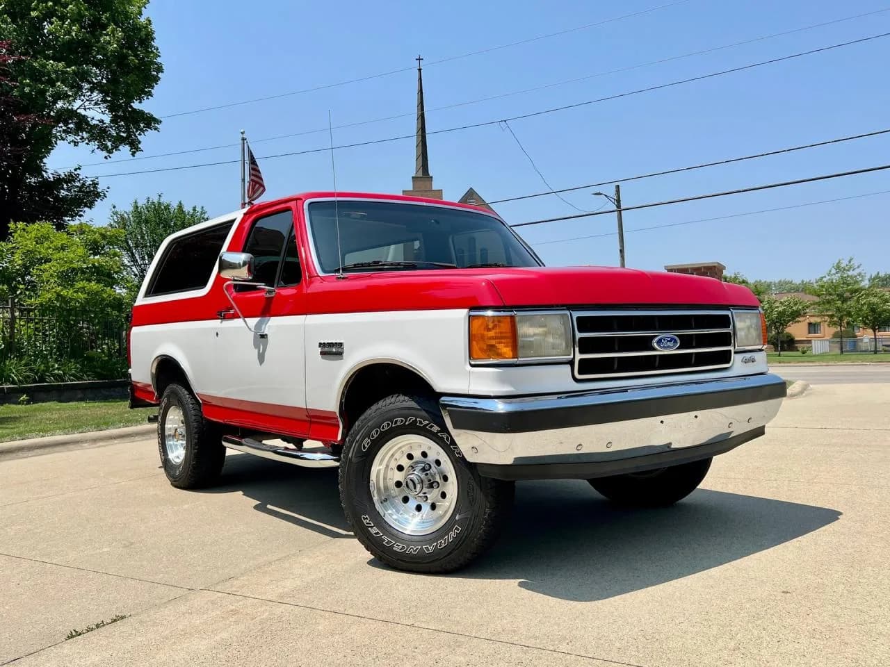 1991 Ford Bronco XLT - Thumbnail 3